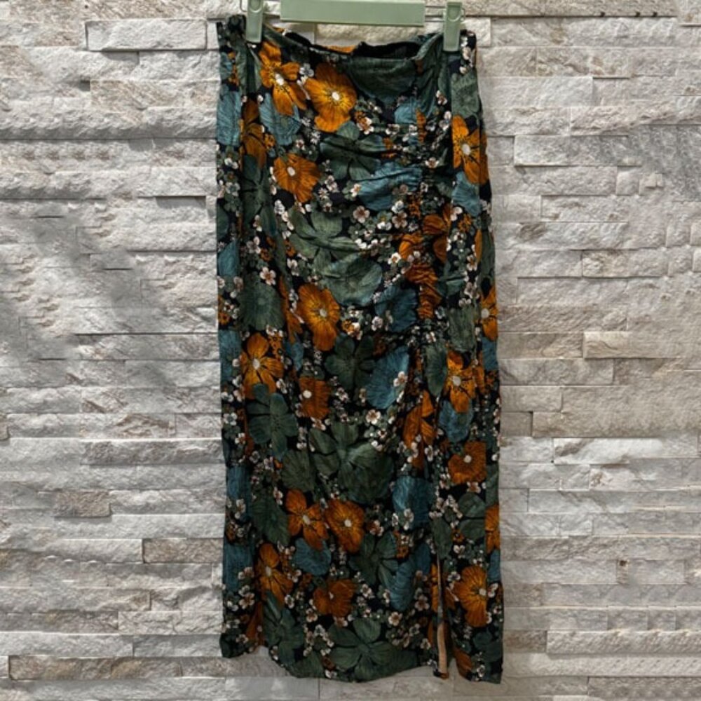 VOLCOM Skirt - Size M